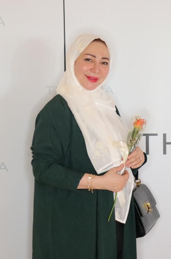فادية المنصور، أخصائية التجميل اللاجراحي